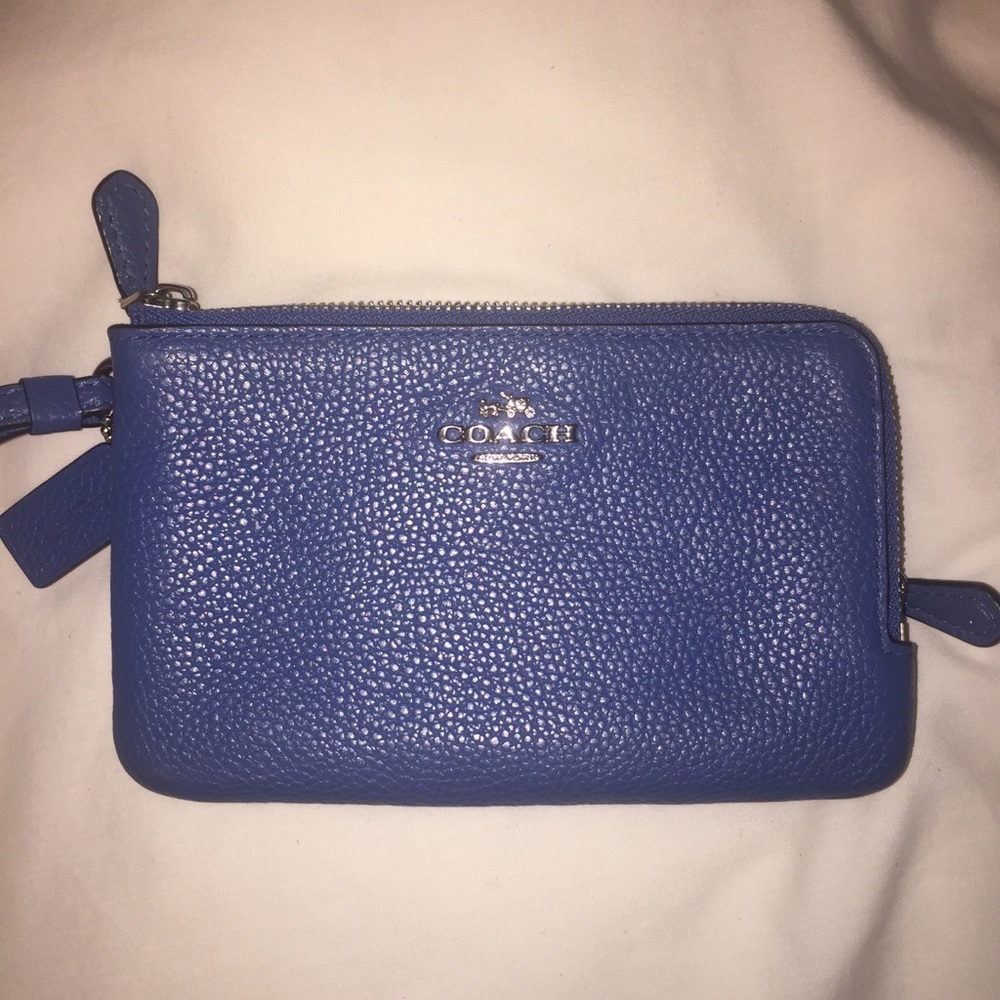 Blue coach wristlet💙
